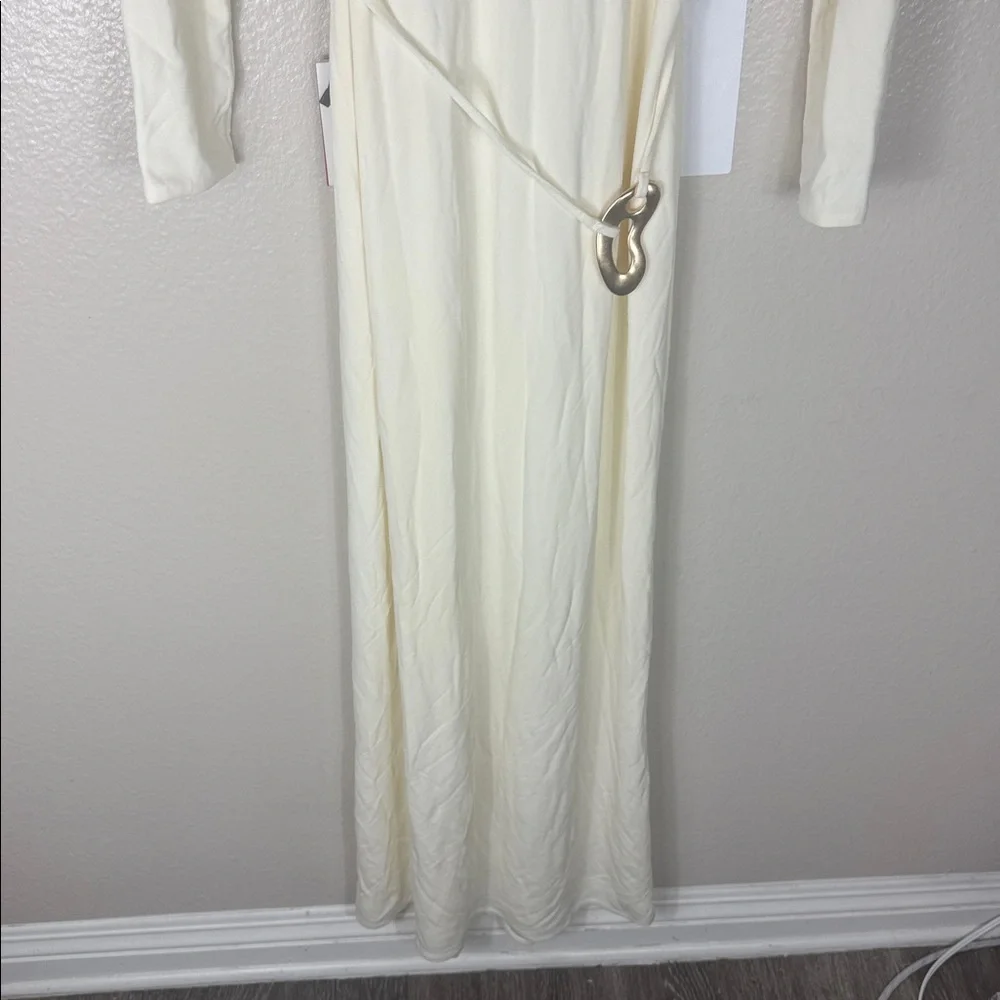 L'Academie Kirina Gown in Ivory - Picture 8 of 14